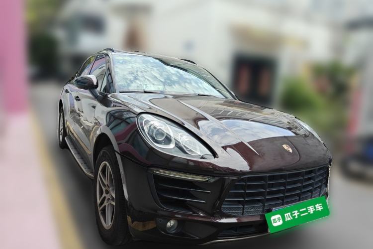Used Porsche Macan 2017 Macan 2.0T Front Right 45 Deg