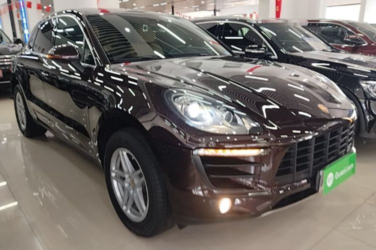 Used Porsche Macan 2017 Macan 2.0T Front Right 45 Deg