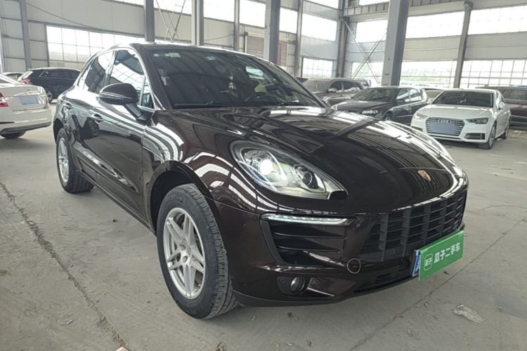 Used Porsche Macan 2017 Macan 2.0T Front Right 45 Deg
