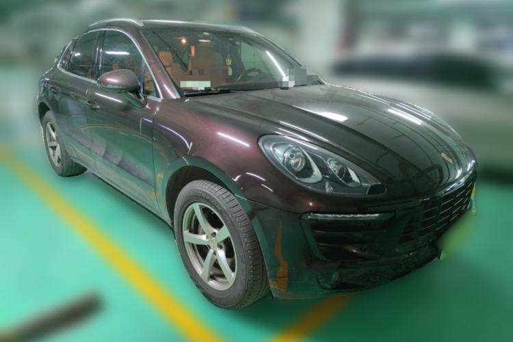 Used Porsche Macan 2017 Macan 2.0T Front Right 45 Deg