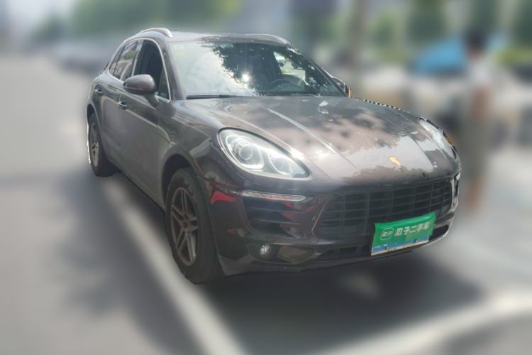 Used Porsche Macan 2017 Macan 2.0T Front Right 45 Deg