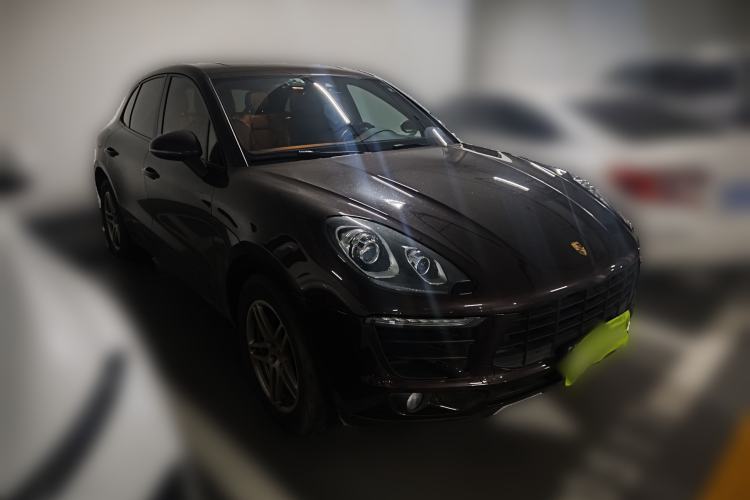 Used Porsche Macan 2017 Macan 2.0T Front Right 45 Deg