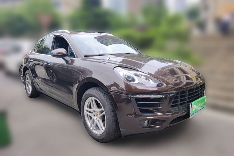 Used Porsche Macan 2017 Macan 2.0T Front Right 45 Deg