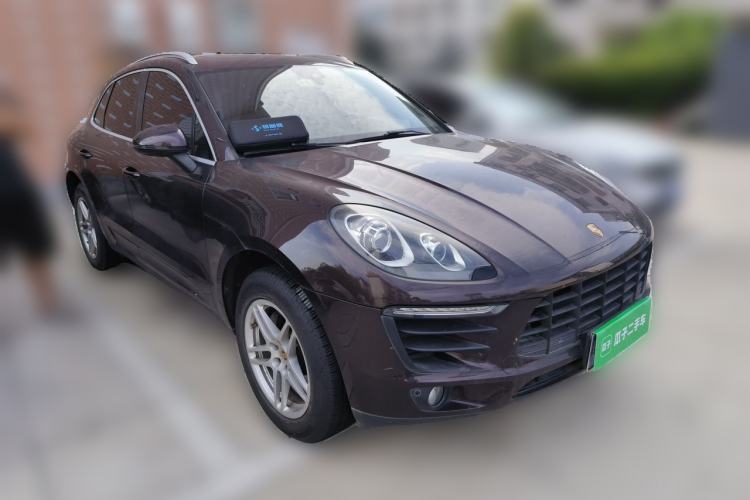 Used Porsche Macan 2017 Macan 2.0T Front Right 45 Deg