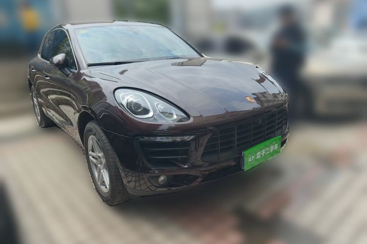 Used Porsche Macan 2017 Macan 2.0T Front Right 45 Deg