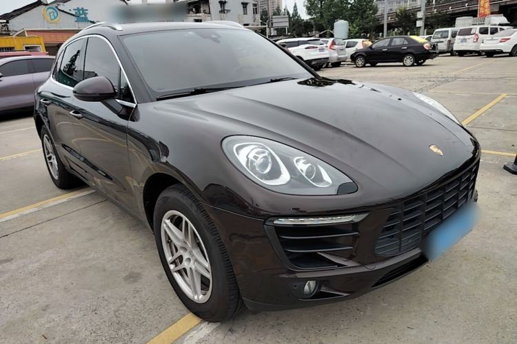 Used Porsche Macan 2017 Macan 2.0T Front Right 45 Deg