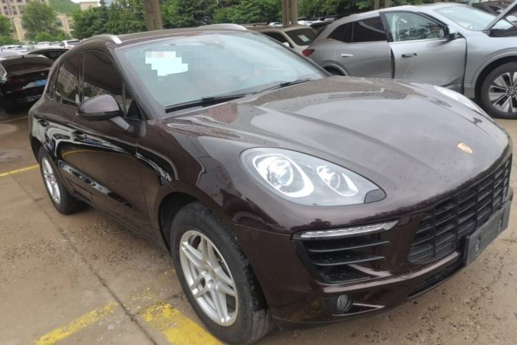 Used Porsche Macan 2017 Macan 2.0T Front Right 45 Deg
