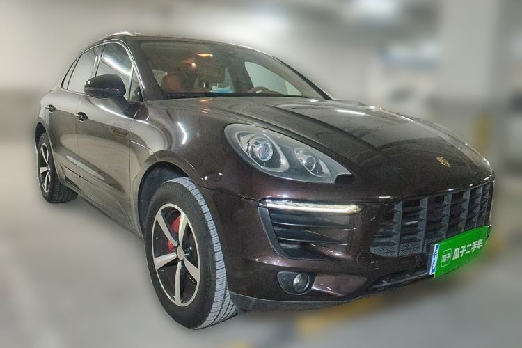 Used Porsche Macan 2017 Macan 2.0T Front Right 45 Deg