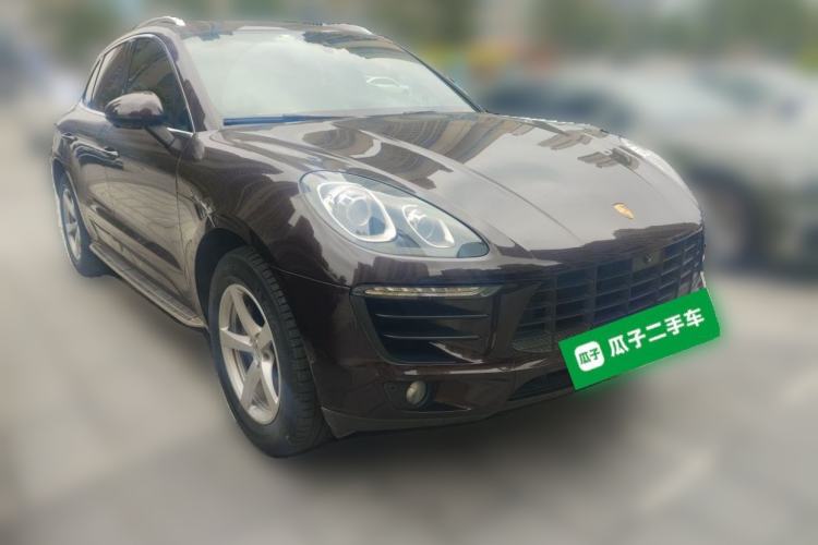 Used Porsche Macan 2017 Macan 2.0T Front Right 45 Deg