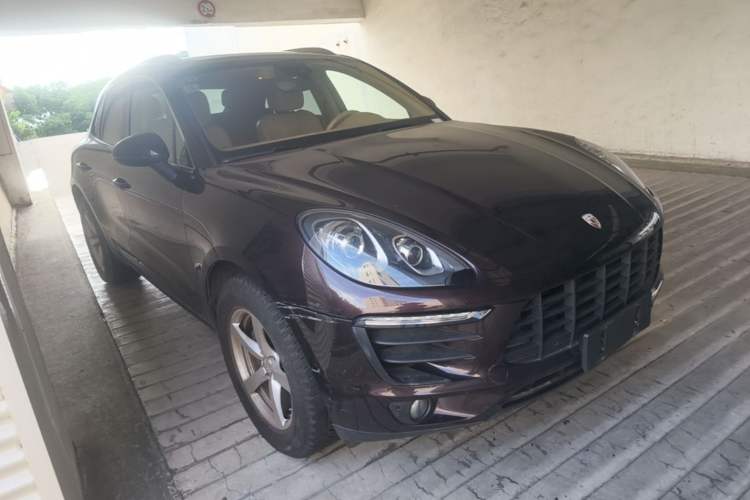 Used Porsche Macan 2017 Macan 2.0T Front Right 45 Deg