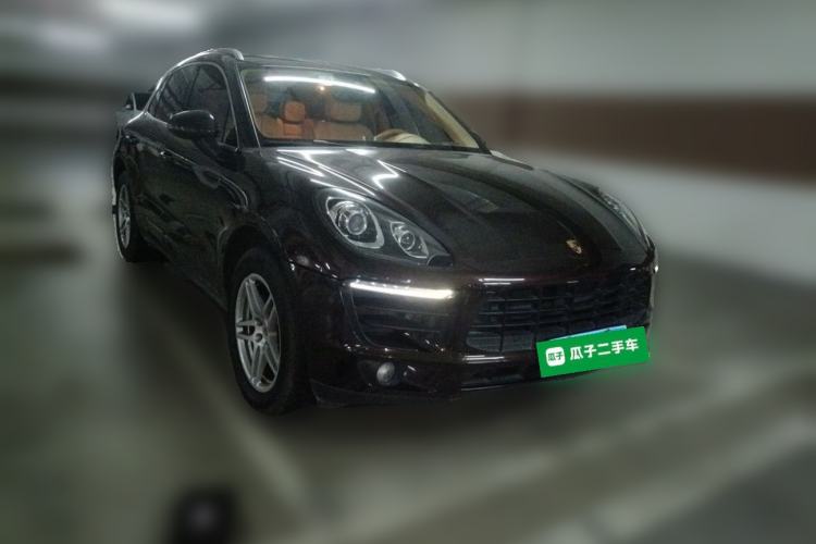 Used Porsche Macan 2017 Macan 2.0T Front Right 45 Deg