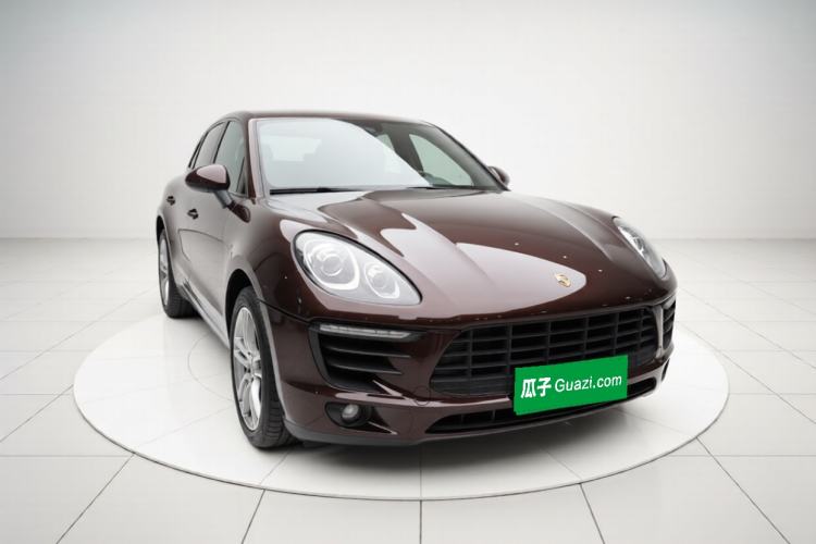 Used Porsche Macan 2017 Macan 2.0T Front Right 45 Deg