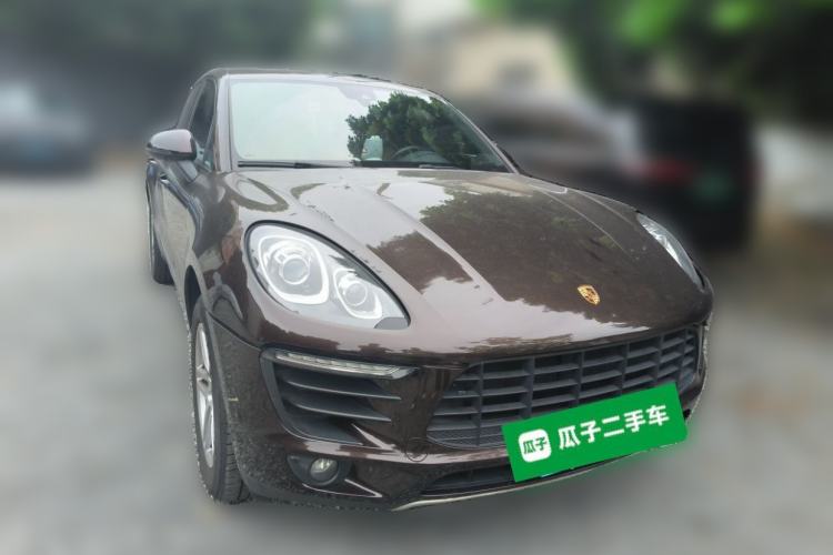 Used Porsche Macan 2017 Macan 2.0T Front Right 45 Deg