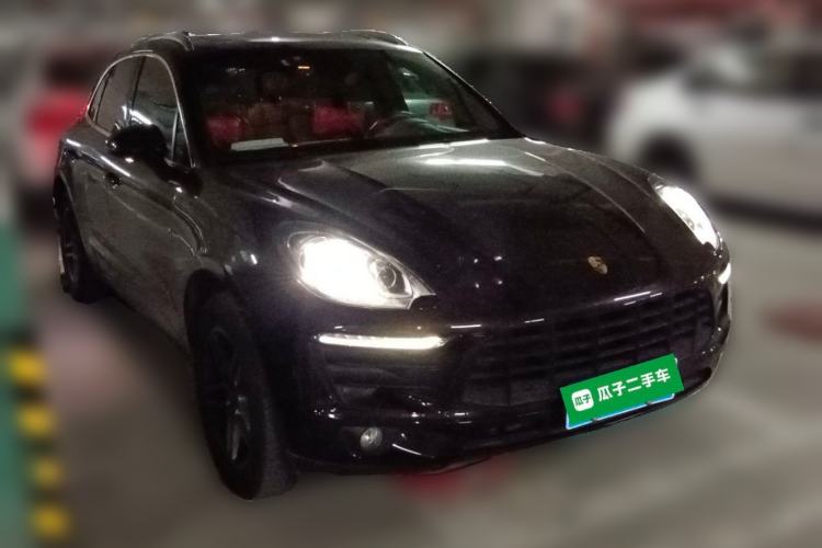 Used Porsche Macan 2017 Macan 2.0T Front Right 45 Deg