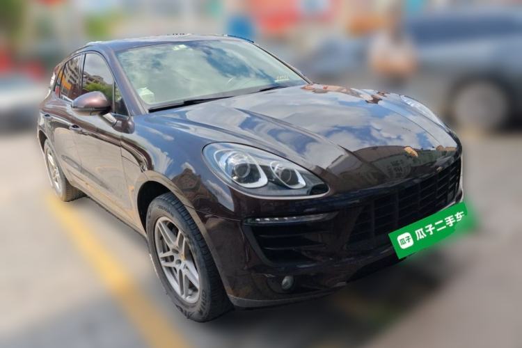 Used Porsche Macan 2017 Macan 2.0T Front Right 45 Deg