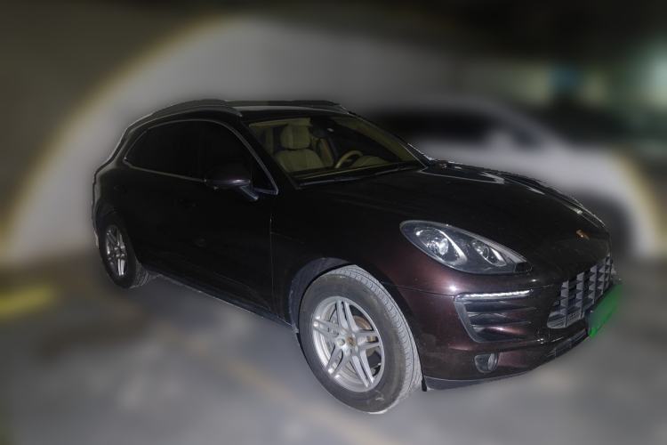 Used Porsche Macan 2017 Macan 2.0T Front Right 45 Deg