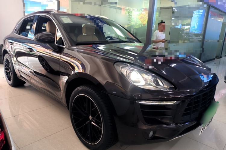 Used Porsche Macan 2017 Macan 2.0T Front Right 45 Deg