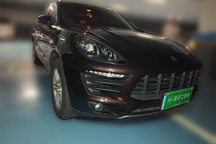 Used Porsche Macan 2017 Macan 2.0T Front Right 45 Deg