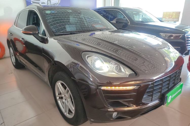 Used Porsche Macan 2017 Macan 2.0T Front Right 45 Deg