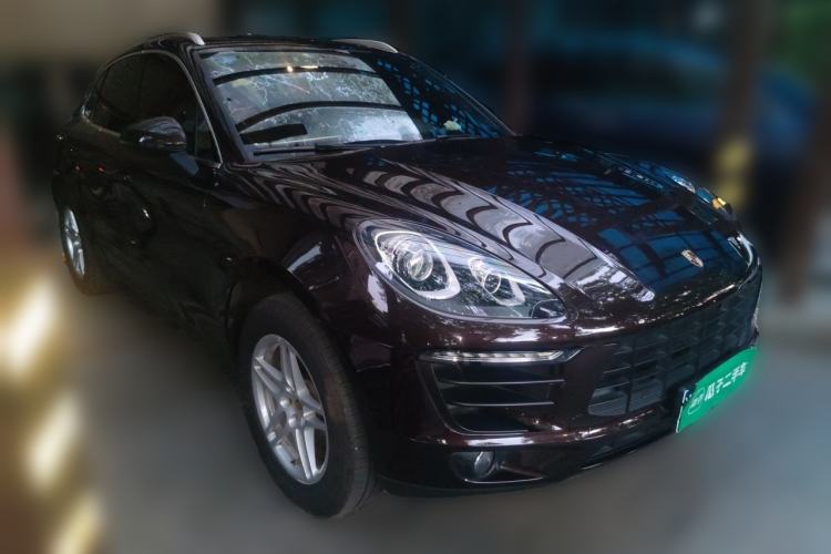 Used Porsche Macan 2017 Macan 2.0T Front Right 45 Deg