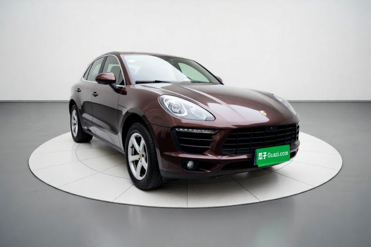 Used Porsche Macan 2017 Macan 2.0T Front Right 45 Deg