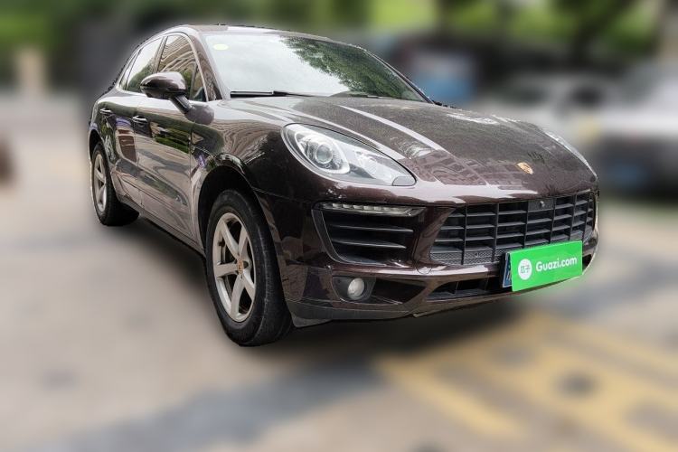 Used Porsche Macan 2017 Macan 2.0T Front Right 45 Deg
