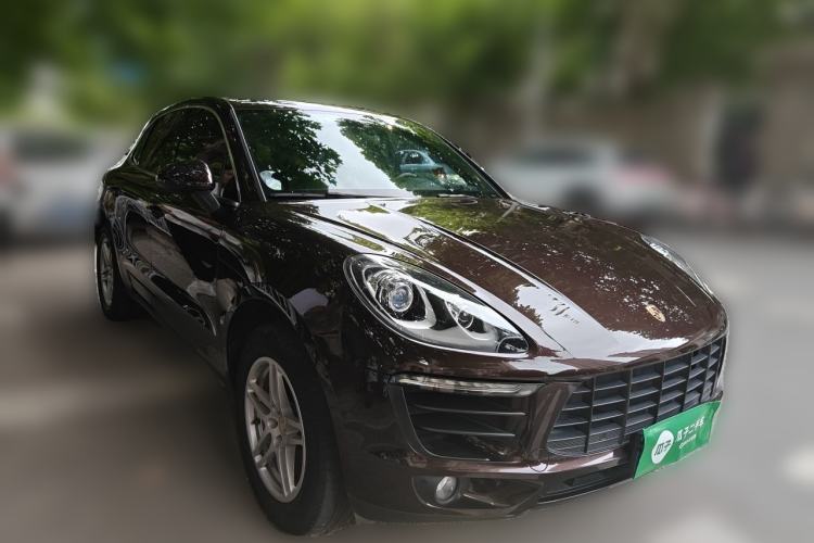 Used Porsche Macan 2017 Macan 2.0T Front Right 45 Deg