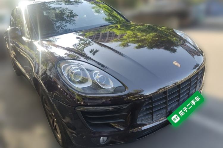 Used Porsche Macan 2017 Macan 2.0T Front Right 45 Deg