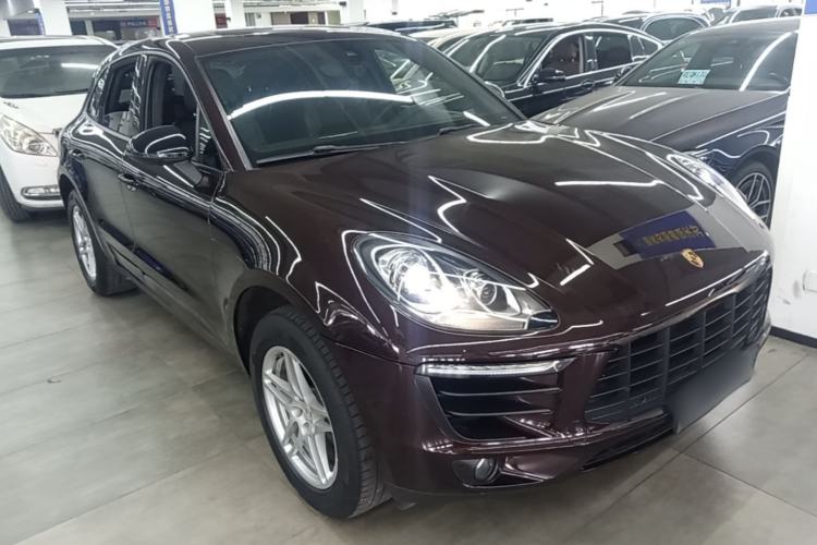 Used Porsche Macan 2017 Macan 2.0T Front Right 45 Deg