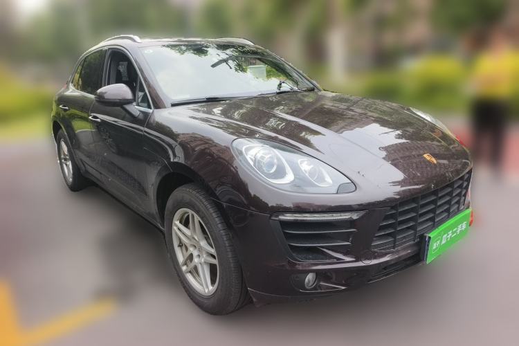 Used Porsche Macan 2017 Macan 2.0T Front Right 45 Deg