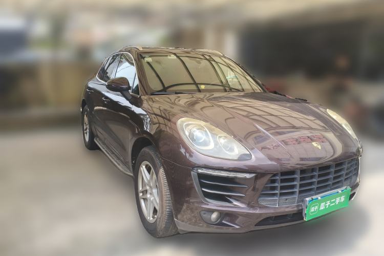 Used Porsche Macan 2017 Macan 2.0T Front Right 45 Deg