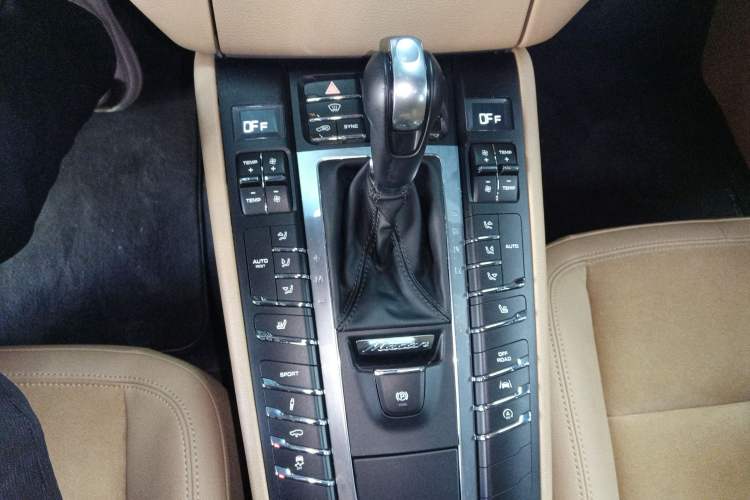 Used Porsche Macan 2017 Macan S 3.0T Gear Lever