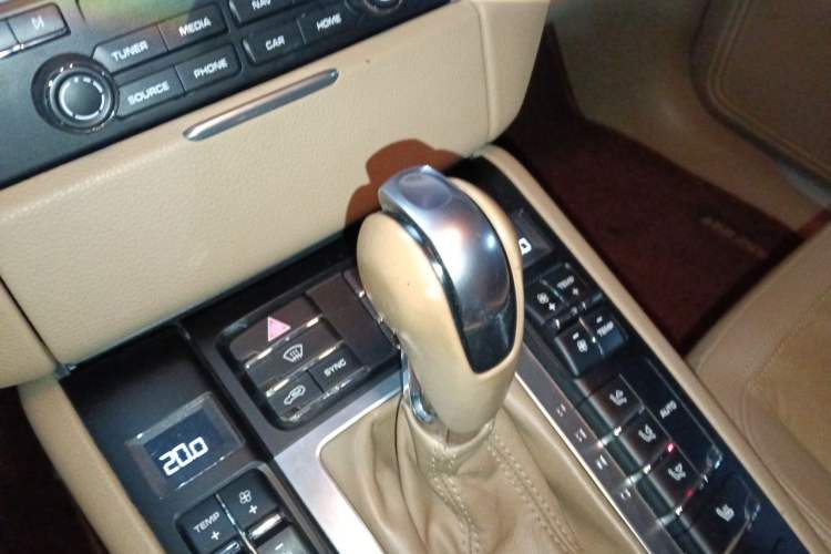Used Porsche Macan 2017 Macan 2.0T Gear Lever
