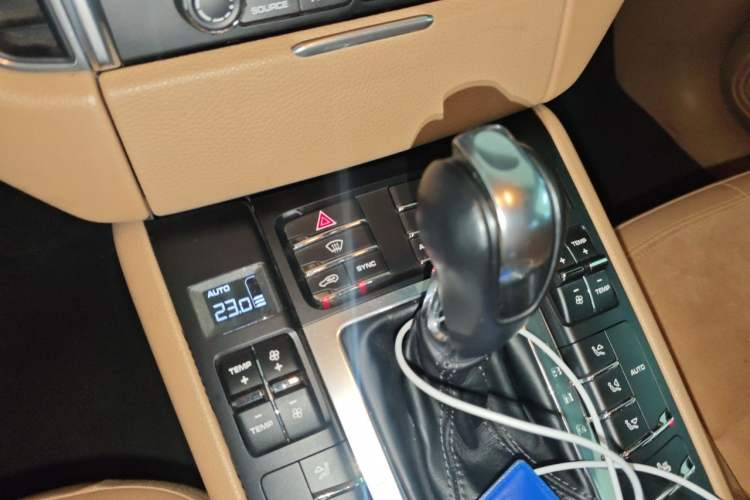 Used Porsche Macan 2017 Macan 2.0T Gear Lever