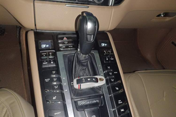 Used Porsche Macan 2017 Macan 2.0T Gear Lever