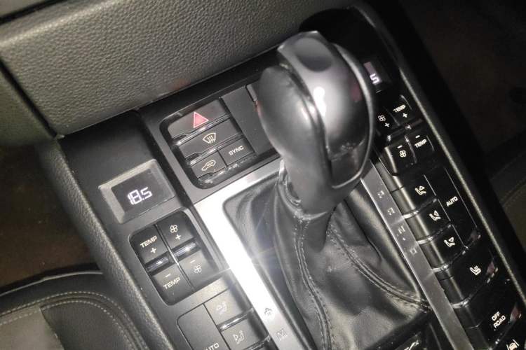 Used Porsche Macan 2017 Macan 2.0T Gear Lever
