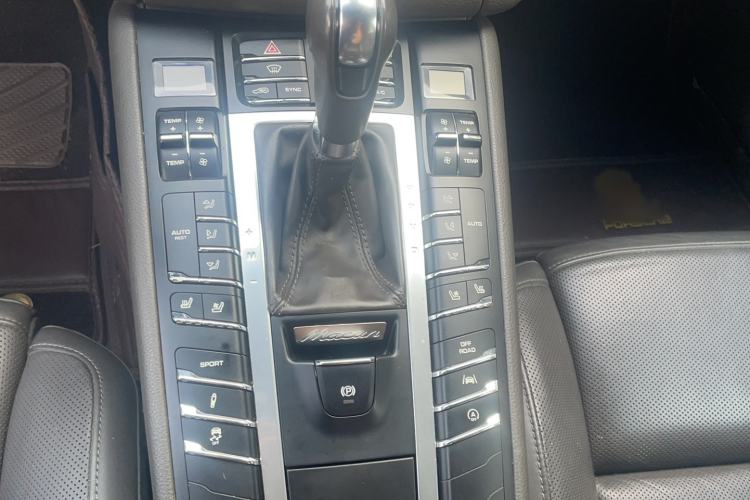 Used Porsche Macan 2017 Macan 2.0T Gear Lever