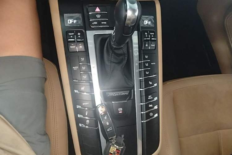 Used Porsche Macan 2017 Macan 2.0T Gear Lever
