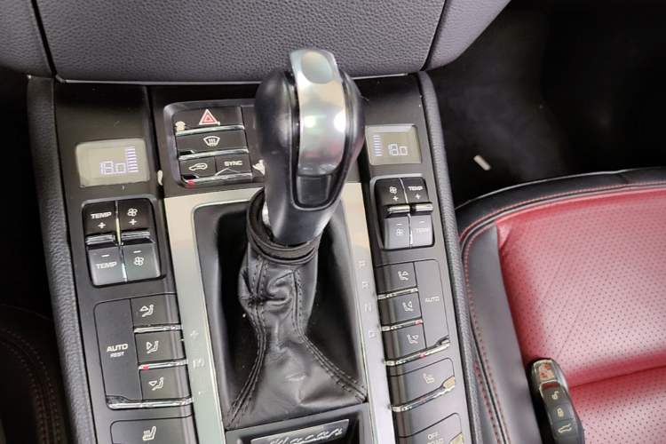 Used Porsche Macan 2017 Macan 2.0T Gear Lever