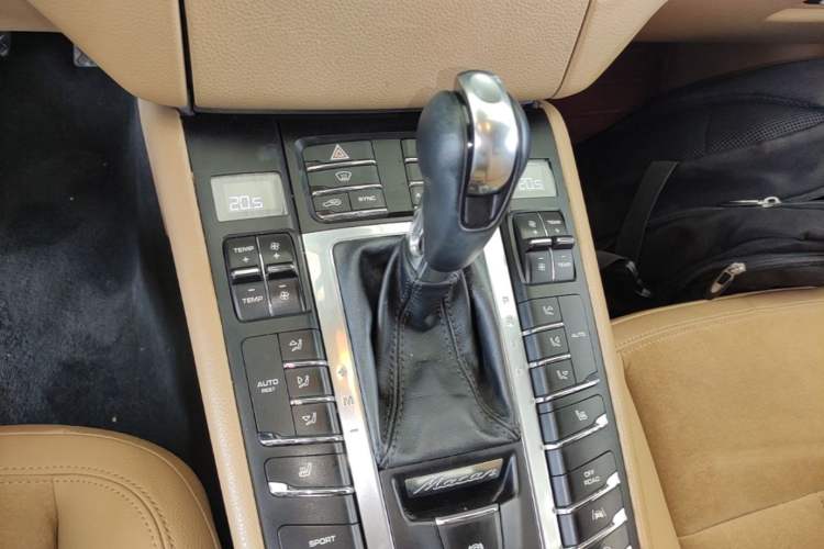 Used Porsche Macan 2017 Macan 2.0T Gear Lever
