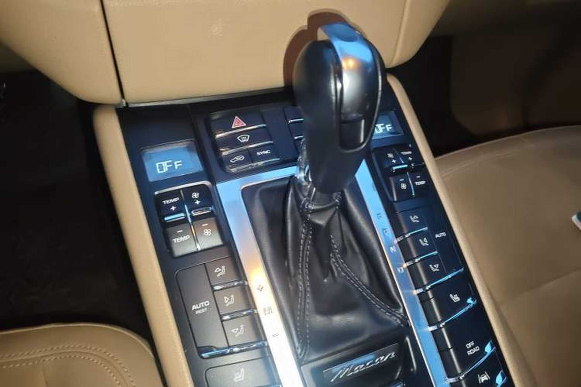 Used Porsche Macan 2017 Macan 2.0T Gear Lever