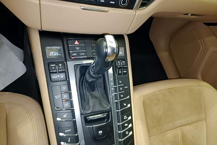 Used Porsche Macan 2017 Macan 2.0T Gear Lever