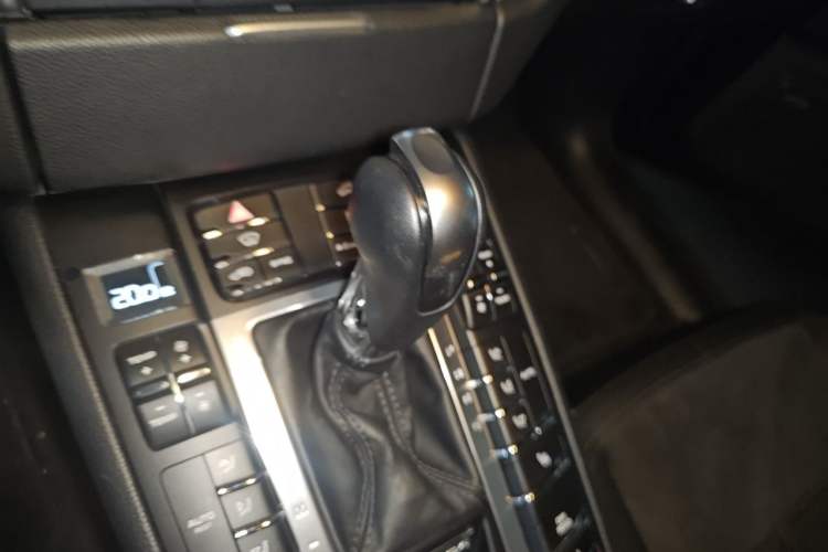 Used Porsche Macan 2017 Macan 2.0T Gear Lever