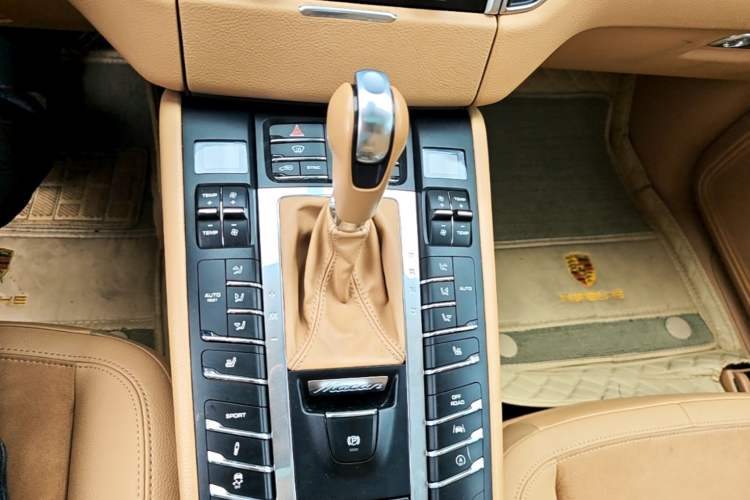 Used Porsche Macan 2017 Macan 2.0T Gear Lever