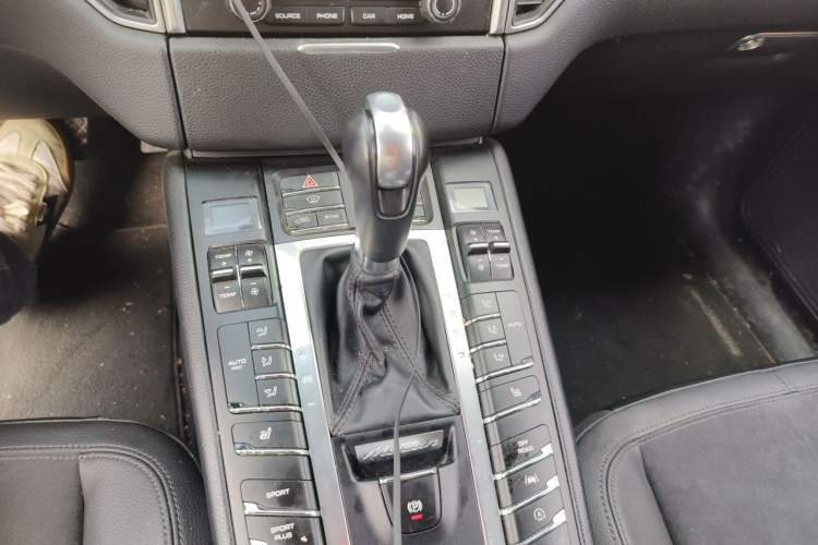 Used Porsche Macan 2017 Macan 2.0T Gear Lever