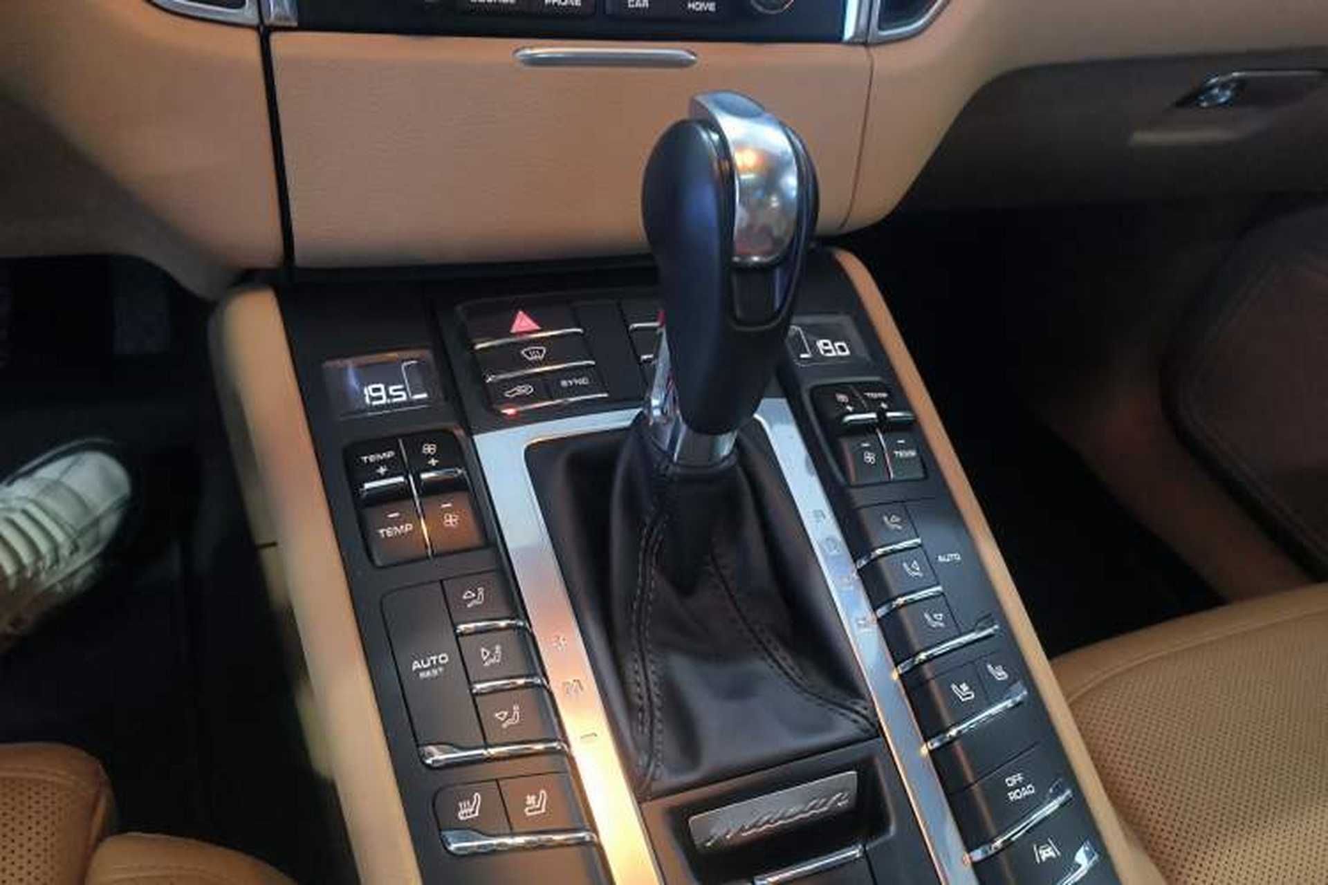 Used Porsche Macan 2017 Macan 2.0T Gear Lever