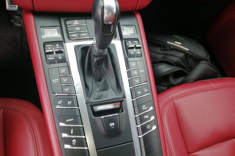 Used Porsche Macan 2017 Macan 2.0T Gear Lever