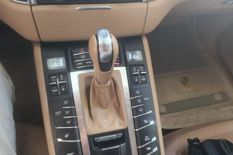 Used Porsche Macan 2017 Macan 2.0T Gear Lever