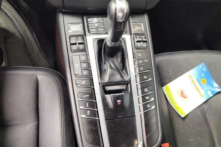 Used Porsche Macan 2017 Macan 2.0T Gear Lever