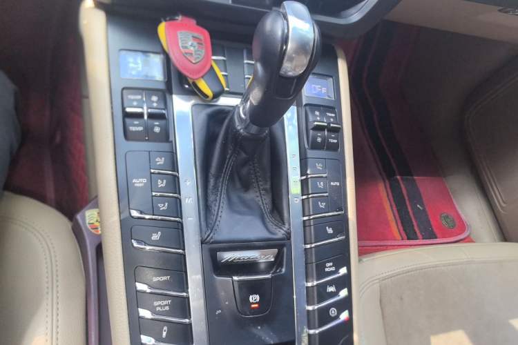 Used Porsche Macan 2017 Macan 2.0T Gear Lever